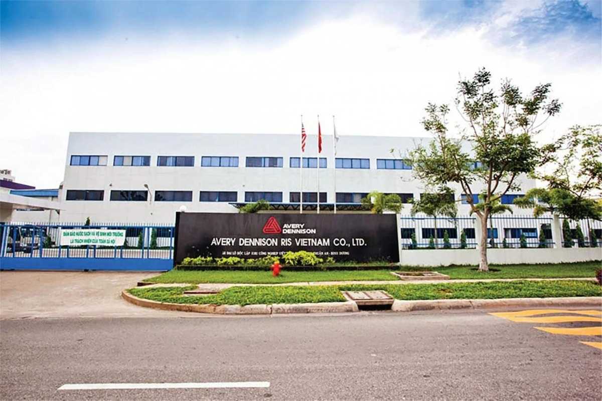 cổng nhà máy Avery Dennison Ris Việt Nam
