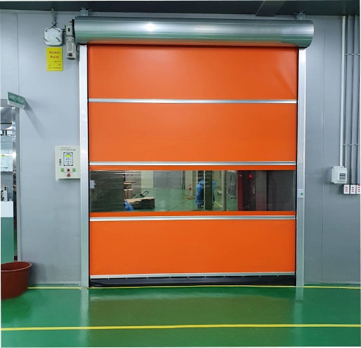 Cửa cuốn nhanh màu cam trong phòng sạch