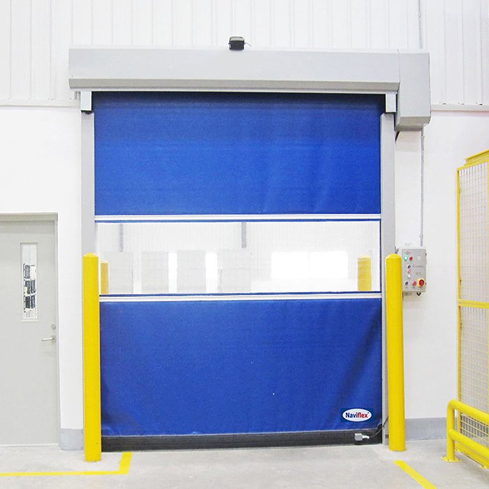 cửa cuốn nhanh pvc màu xanh tại nhà máy sản xuất sạch