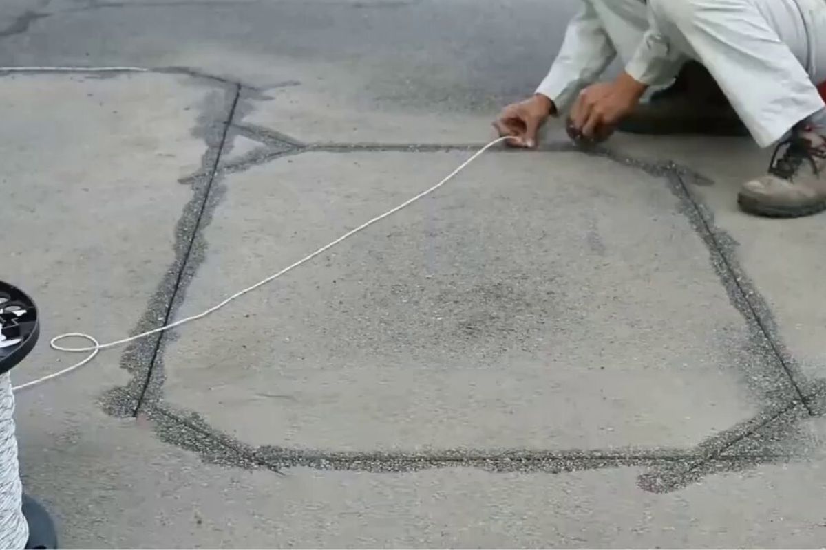 Dây địa từ được lắp đặt nhiều vòng để tạo thành vùng cảm ứng địa từ