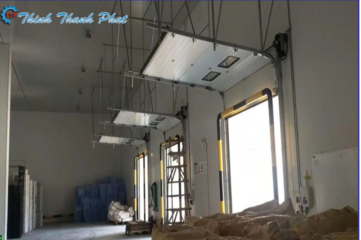 Thương hiệu cửa trượt trần Thịnh Thành Phát