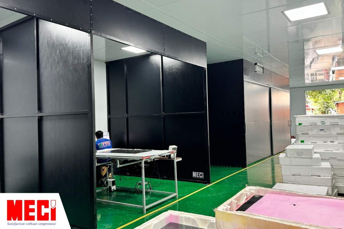 vách ngăn chống tĩnh điện cho công ty BTR LCD