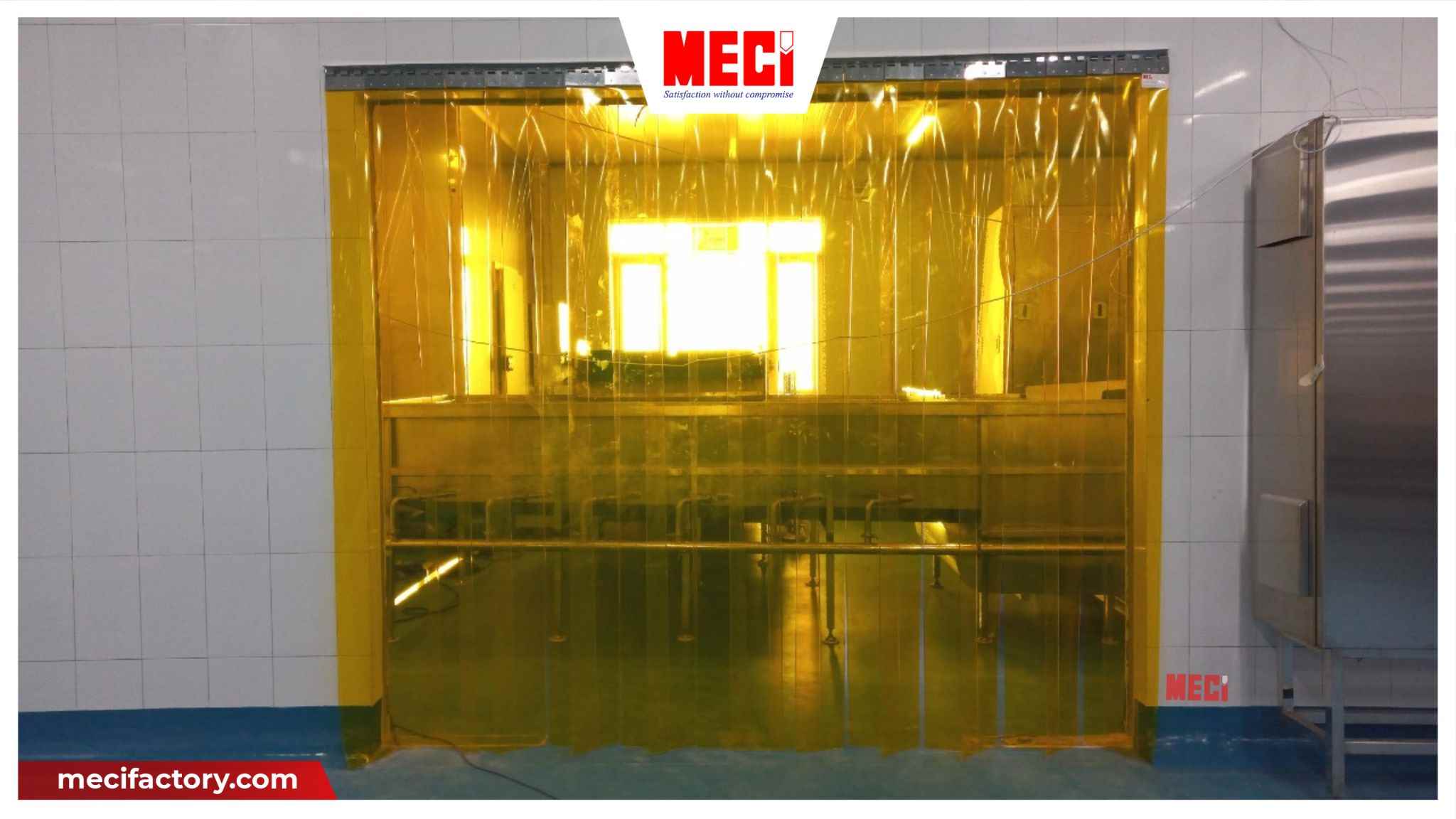 rèm nhựa pvc màu vàng phân chia không gian sản xuất