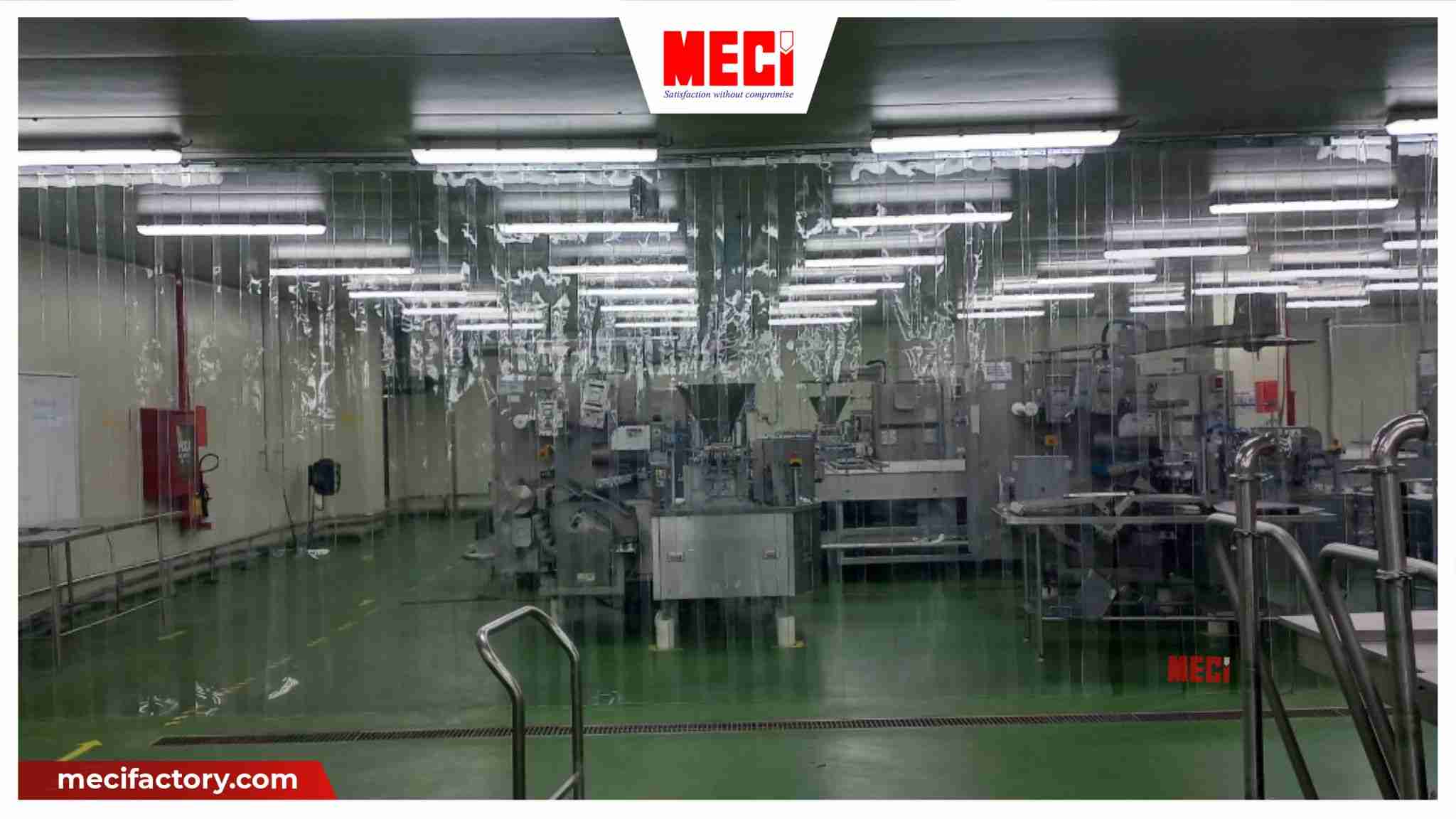 rèm nhựa trong suốt  ngăn khu vực sản xuất