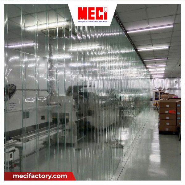Rèm nhựa PVC chống tĩnh điện trong nhà máy sản xuất linh kiện điện tử