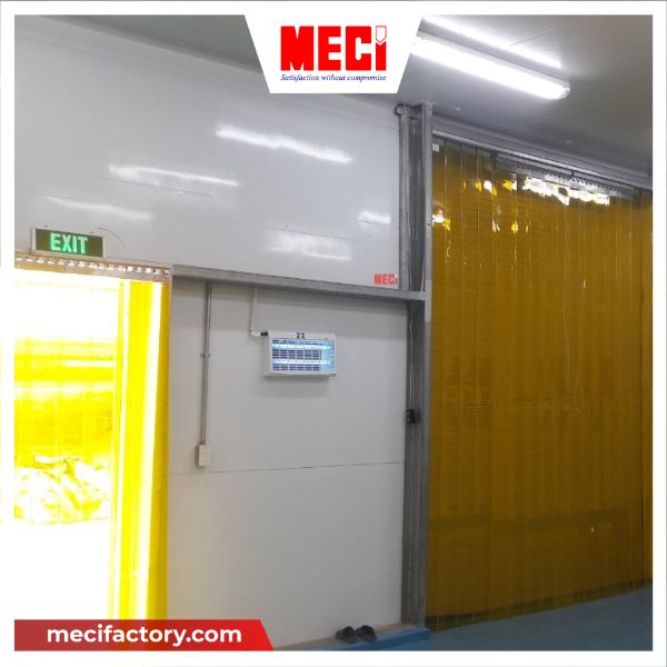 Rèm nhựa PVC màu vàng trong nhà máy